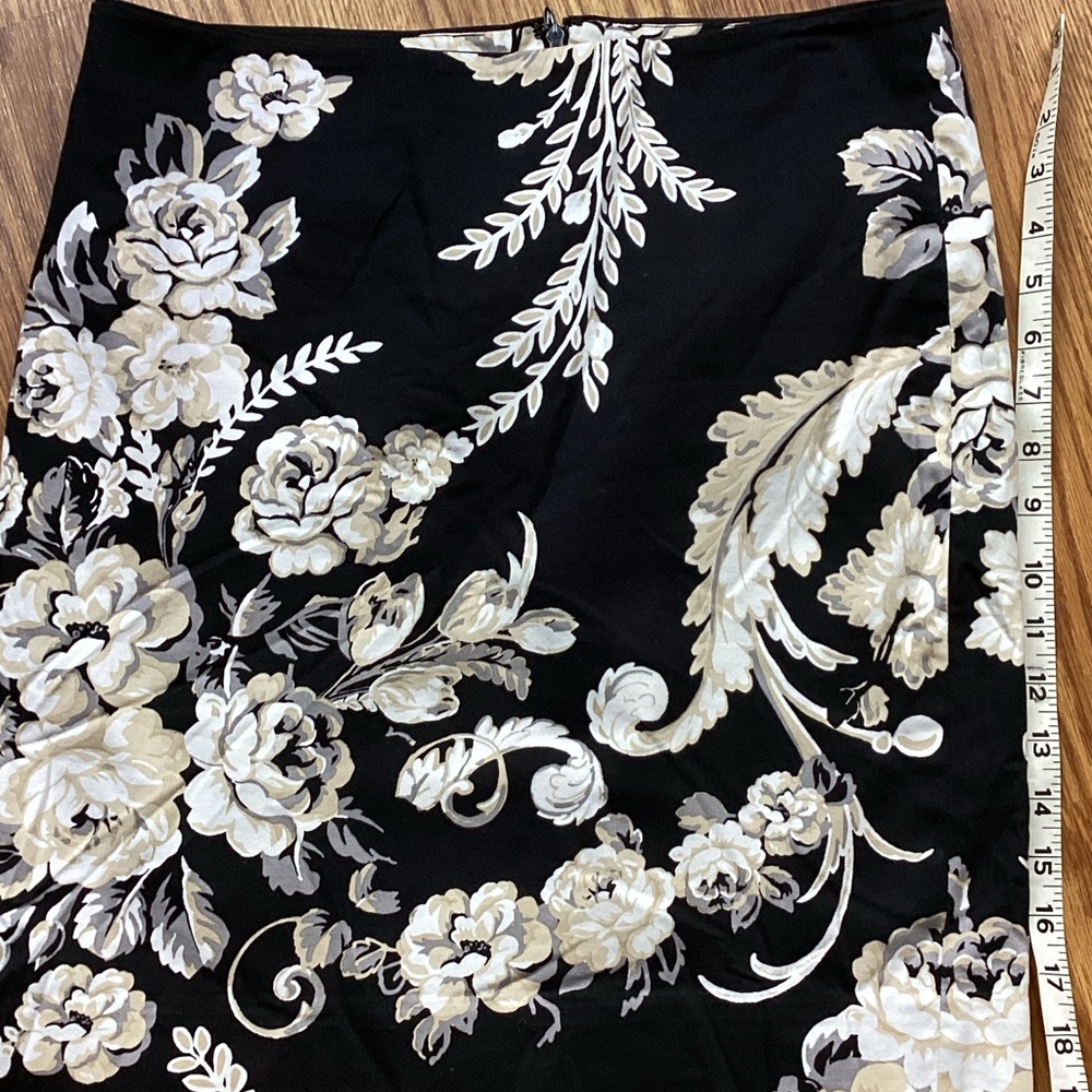 White House Black Market Black and Cream Floral Skirt